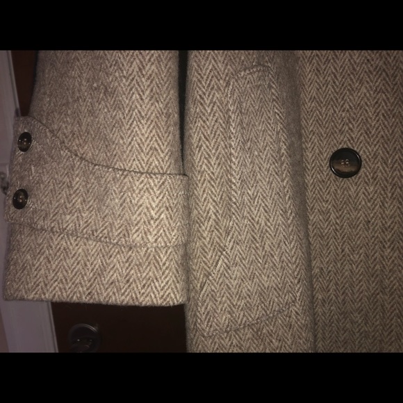 vintage herringbone pattern wool coat with rabbit or fox fur collar - Picture 5 of 11